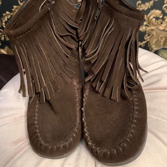 🦇 70s Fringe Minnetonka Booties 🦇 - Picture 2 of 3